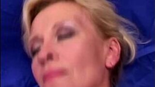 Kinky sexy mature lady in 3some porn video